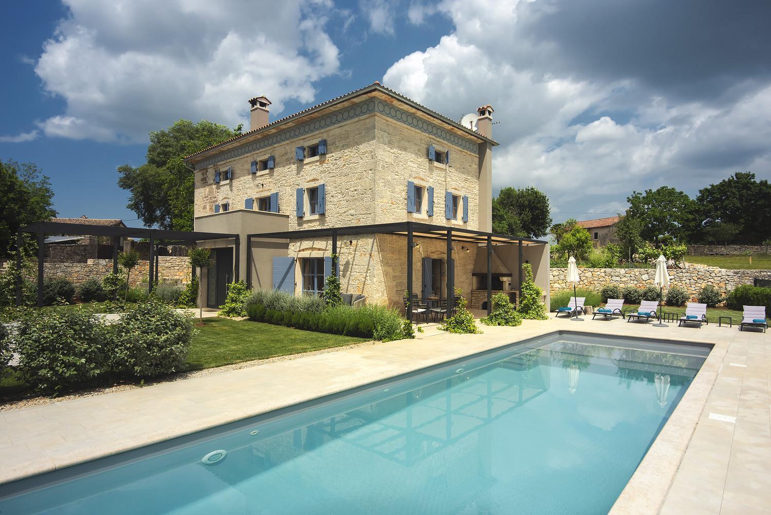 Villa Pi For 8 People In Central Istria With Heated Pool & Large Garden Tinjan المظهر الخارجي الصورة